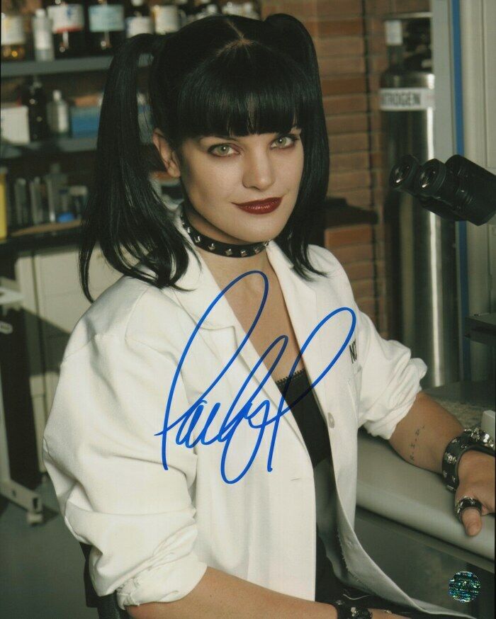 PAULEY PERRETTE Autographed Original 8x10 Photo Poster painting LOA TTM