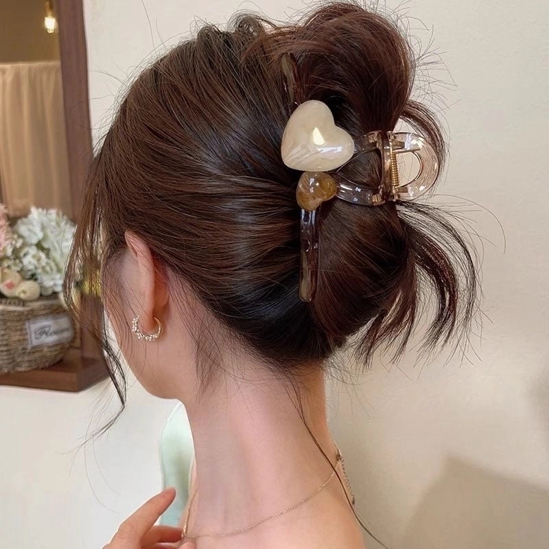 Women’s Casual Streetwear Heart Shape Arylic Handmade Hair Claws