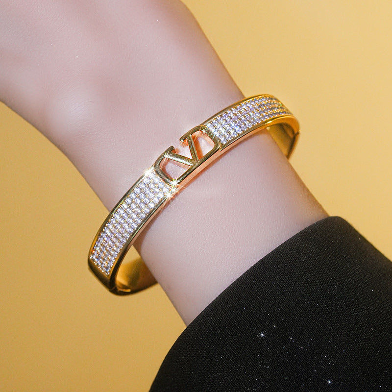 Warren Tianjia High Version V Letter Bracelet Female Brass Material 2025 Bracelet