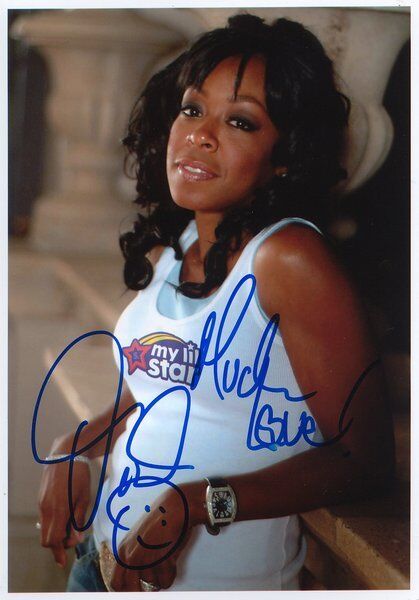 Tichina Arnold genuine autograph 6x8