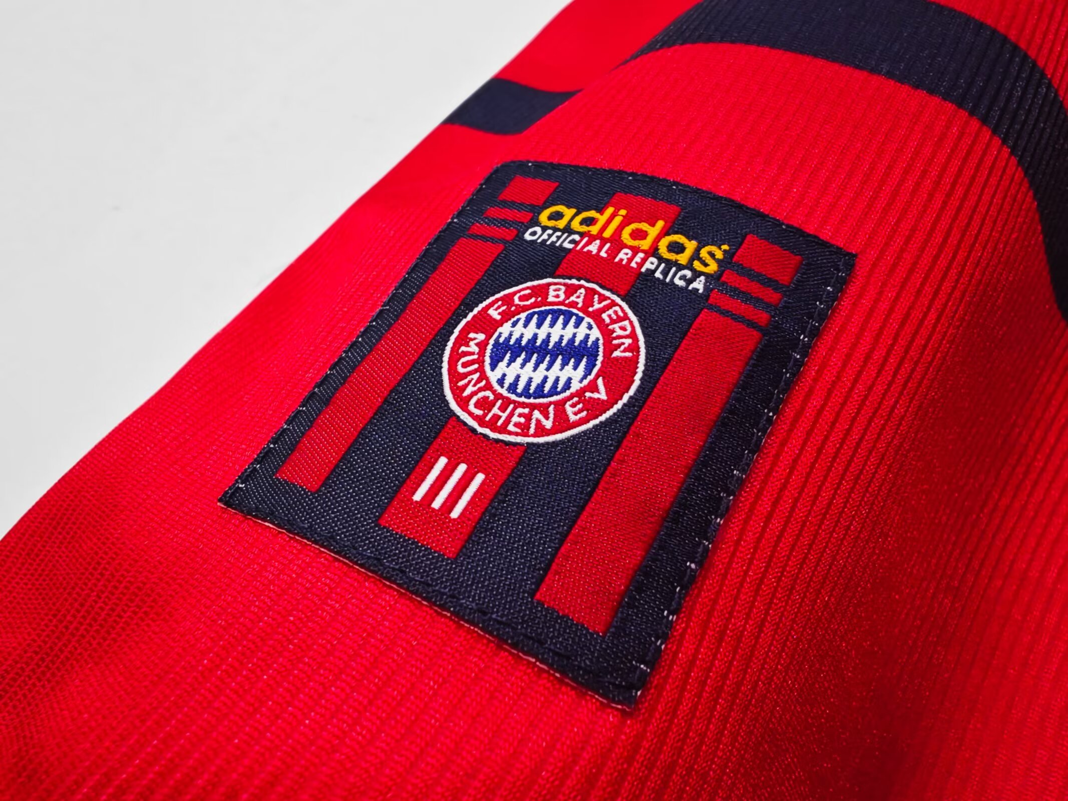 Retro Bayern Munich 1998/2000 Away Football Shirt Thai Quality