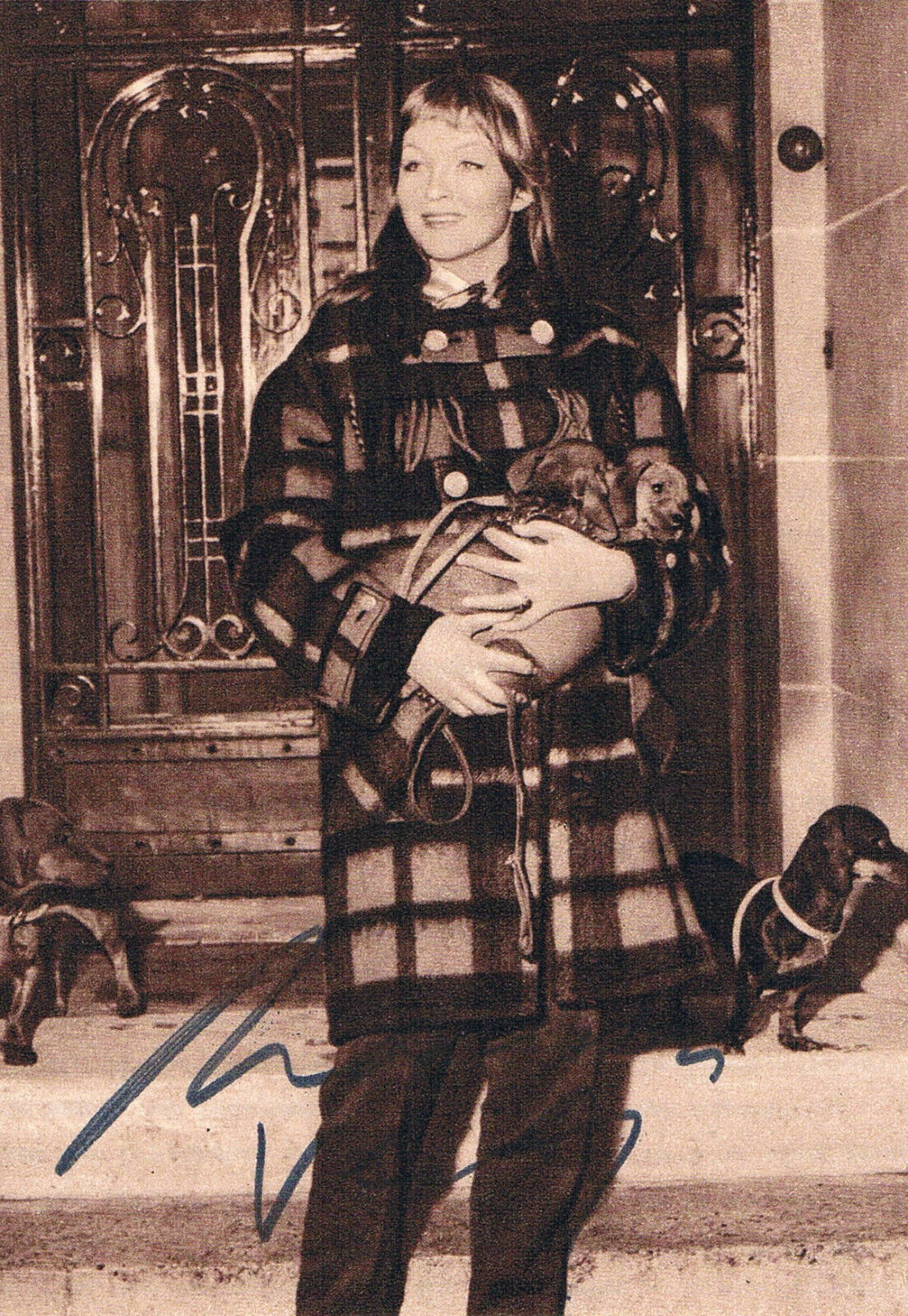 Marina Vlady 1938- autograph signed magazine picture 4x6