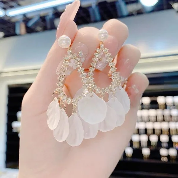🔥Summer Promotion 49% OFF🌸Elegant Petal Fringe Earrings