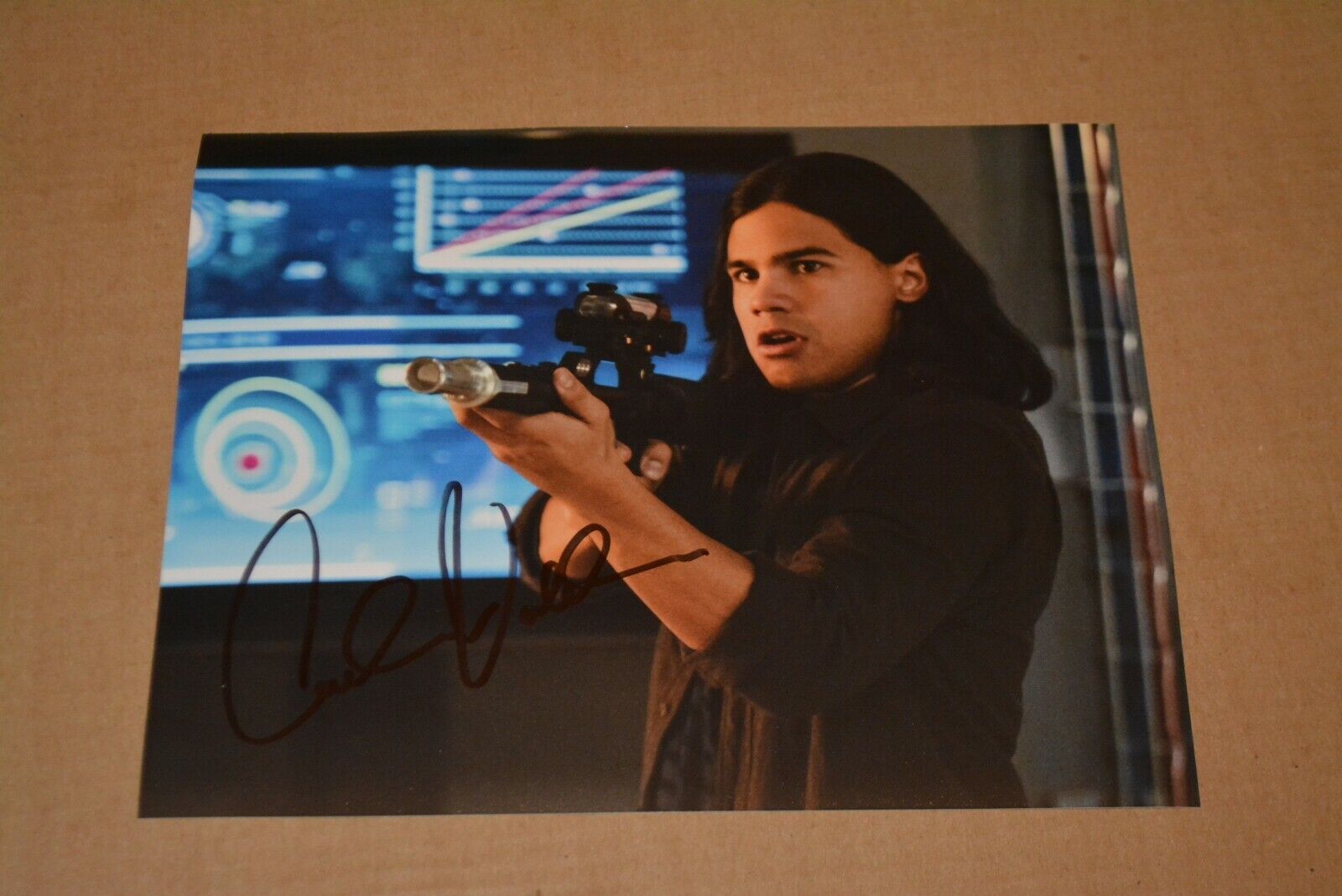 CARLOS VALDES signed autograph In Person 8x10 20x25 cm THE FLASH ARROW