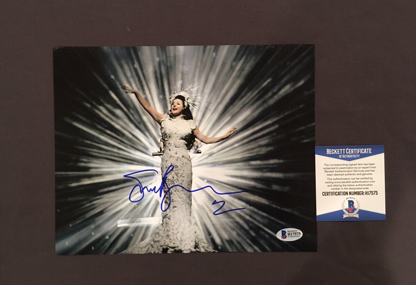 BECKETT COA! SARAH BRIGHTMAN Signed Autographed 8x10 Photo Poster painting HYMN Opera Singer