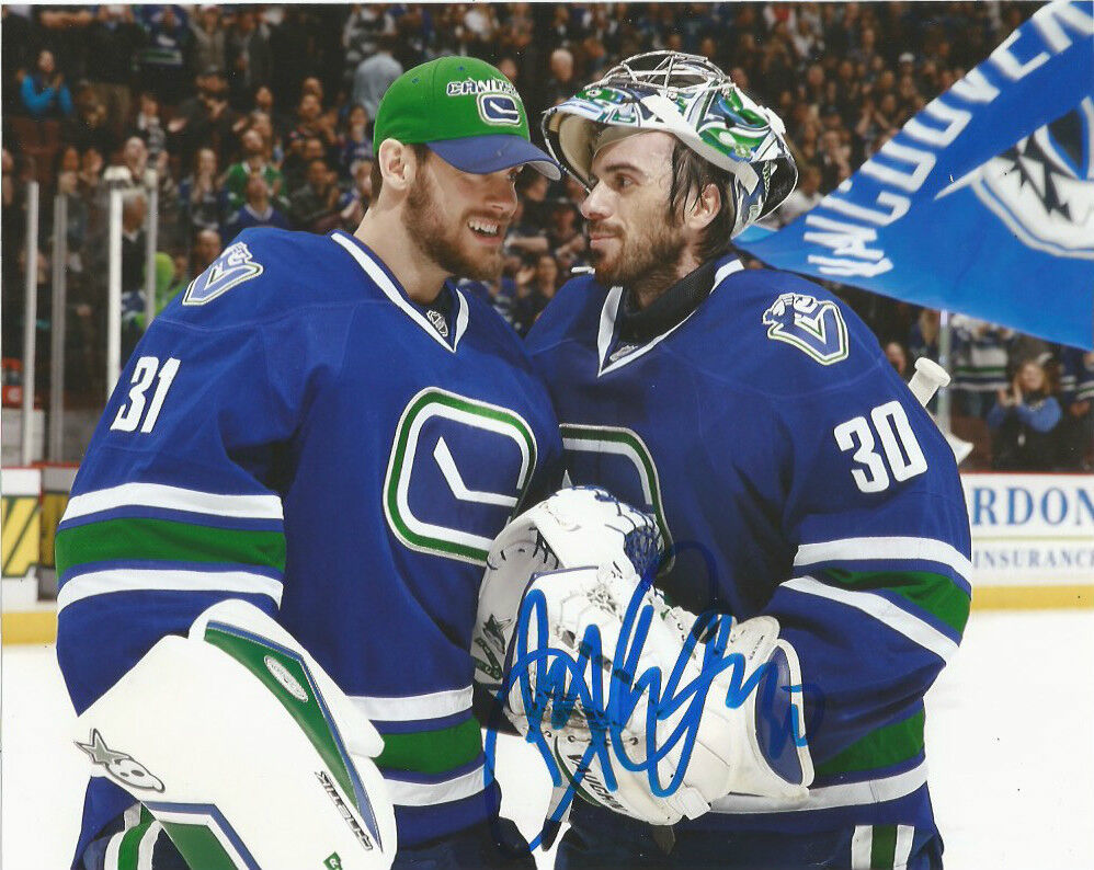 Vancouver Canucks Ryan Miller Signed Autographed 8x10 Photo Poster painting COA A