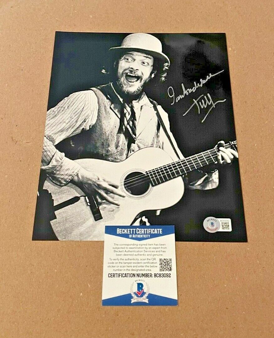 IAN ANDERSON SIGNED JETHRO TULL 8X10 Photo Poster painting BECKETT CERTIFIED #7