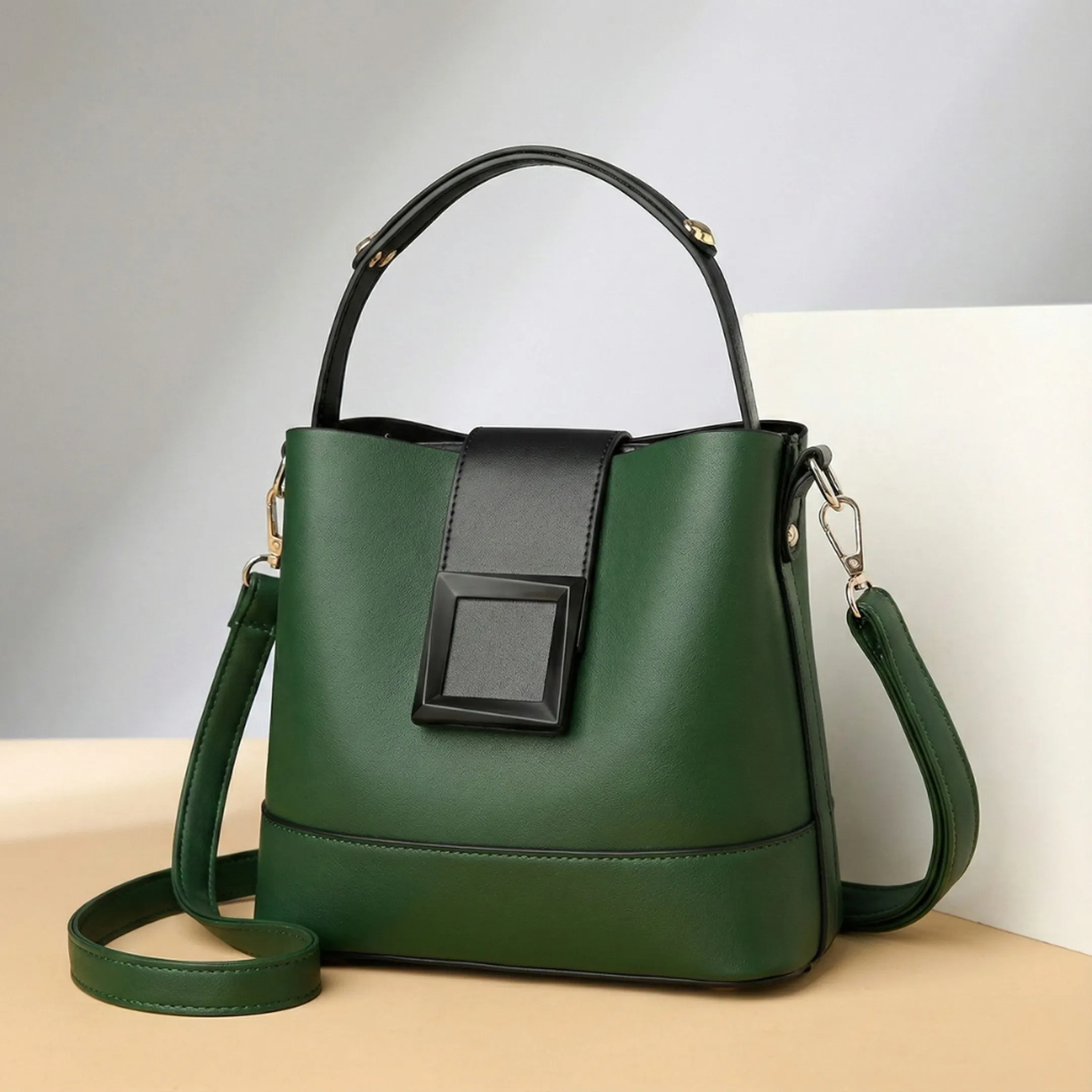 Women's Leather Crossbody Bag &ndash; Structured Top Handle Style