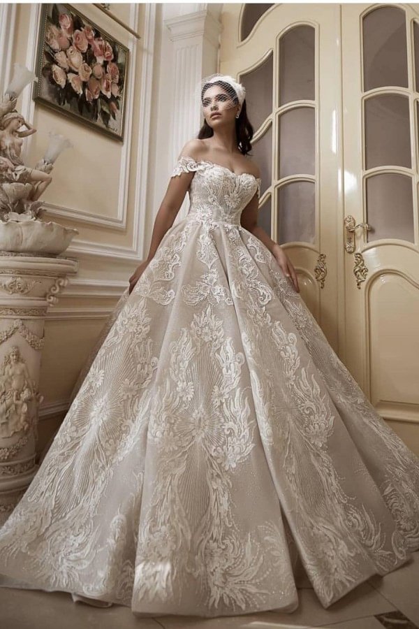 Elegant Off-the-Shoulder A-Line Floor-length Church Wedding Dress With Appliques Lace | Ballbellas Ballbellas