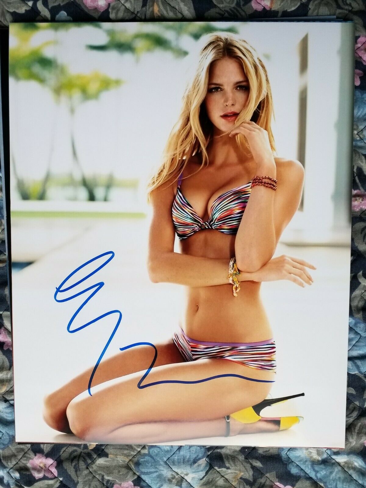 Autographed Erin Heatherton Authentic Signed 8 x 10 Photo Poster painting Cute