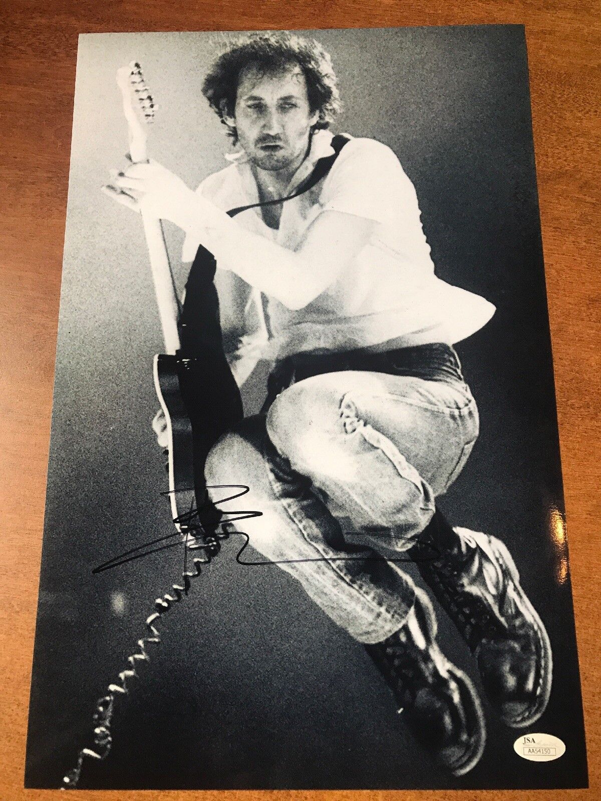 PETE TOWNSHEND SIGNED 11x17 CLASSIC Photo Poster painting OF THE WHO PLAYING GUITAR JSA COA