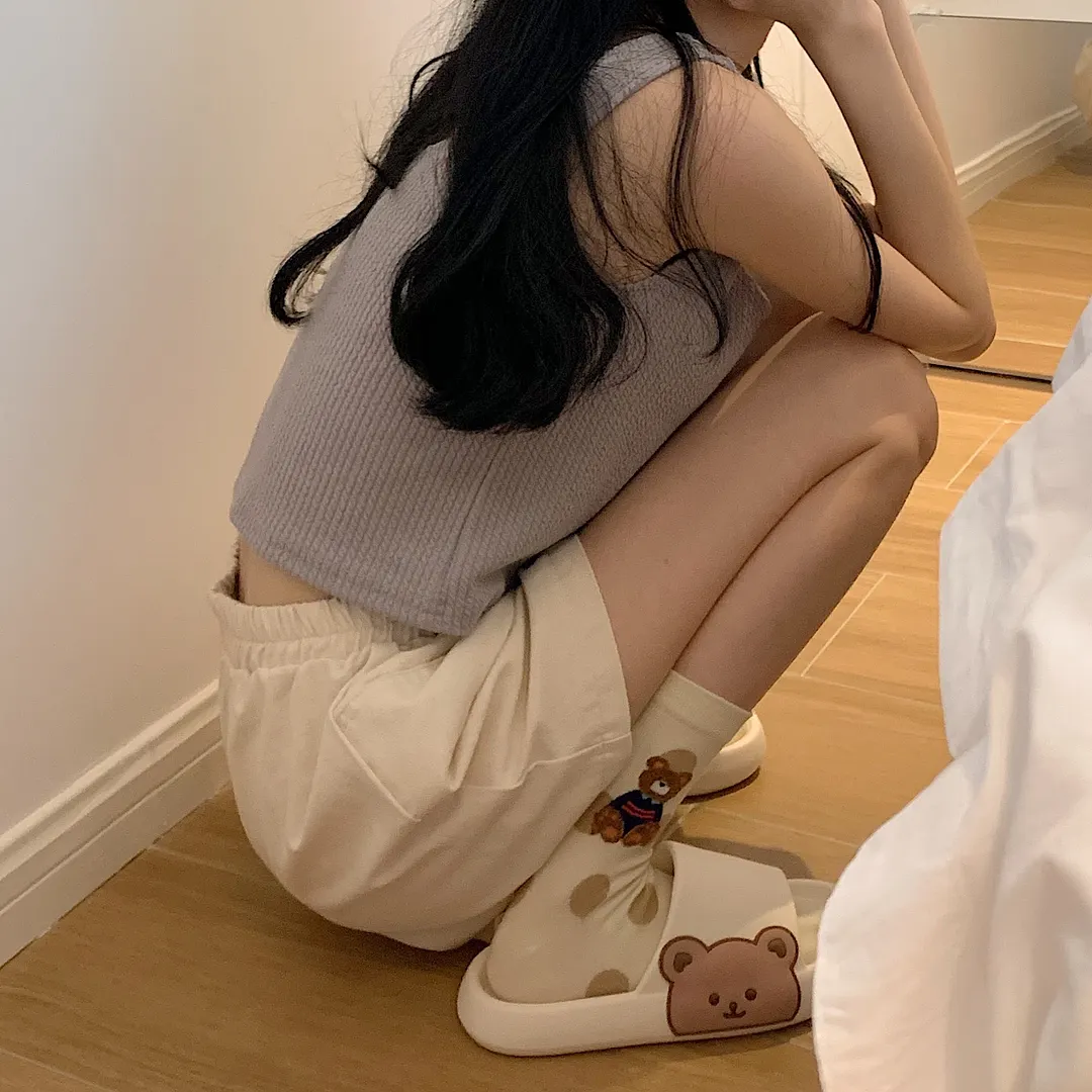 Womans Slippers Leisure Fashion Cartoon Bear Design for Ladies Daily Wearing Beach Garden Light EVA Thicken Sole Flat Slides