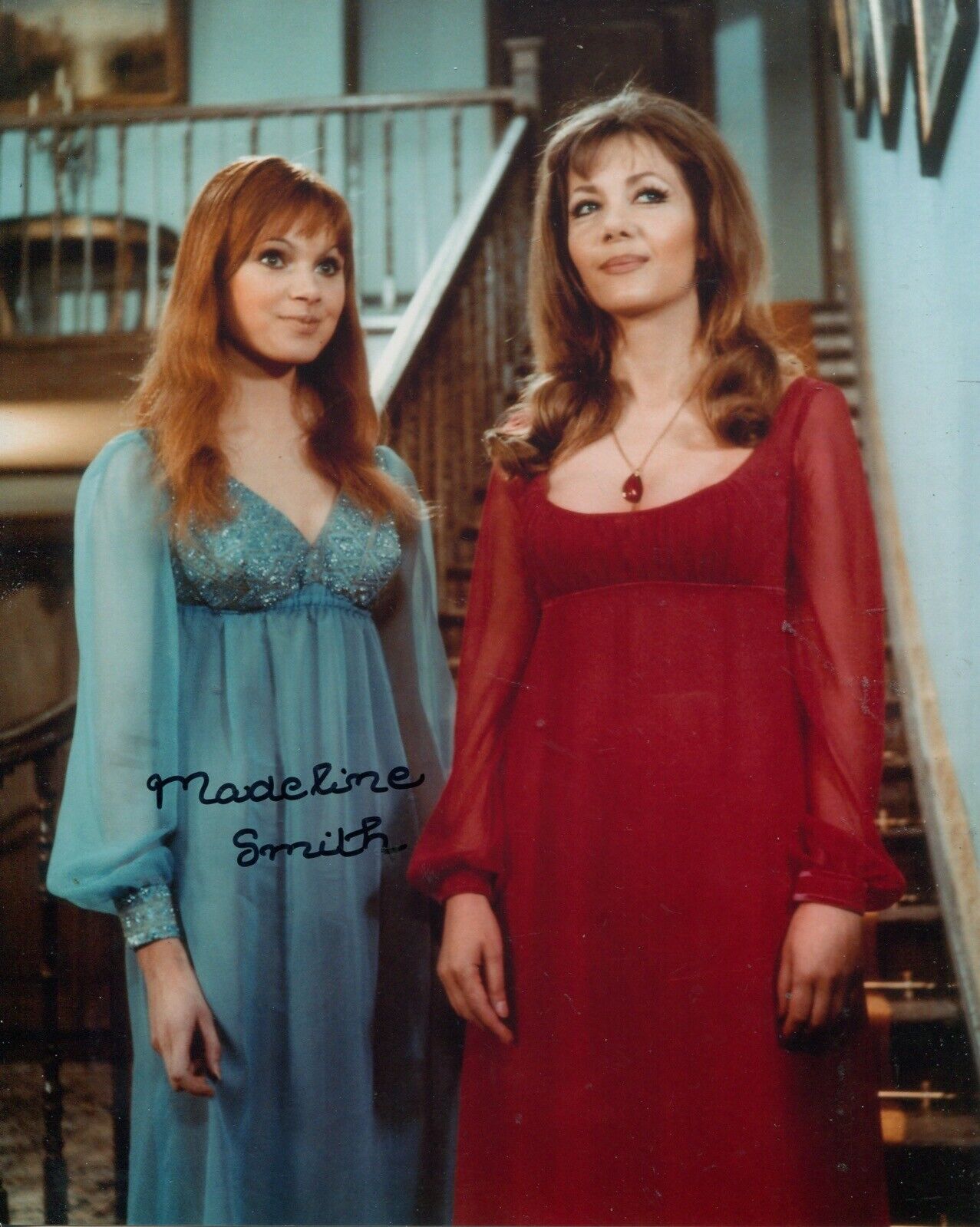 Bond girl Madeline Smith signed VAMPIRE LOVERS Horror movie Photo Poster painting - UACC DEALER