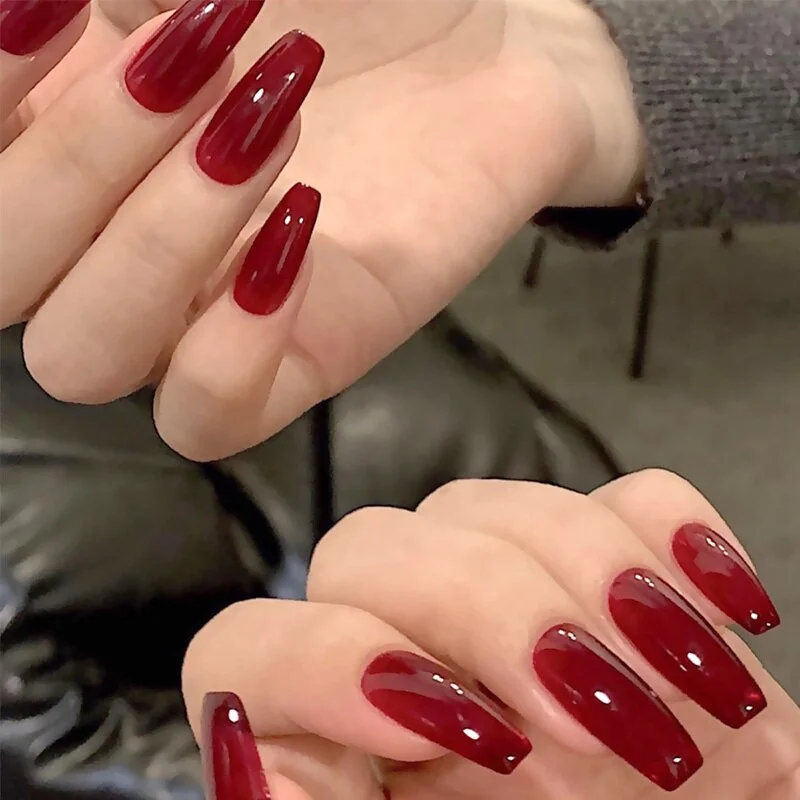 Gorgeous Women Nail Art tools 24pcs/set Red Gold Cady Glitter Color  Fake Nails With Glue Short Full Nail Tips Hybrid Nail TY-Nail Inspo