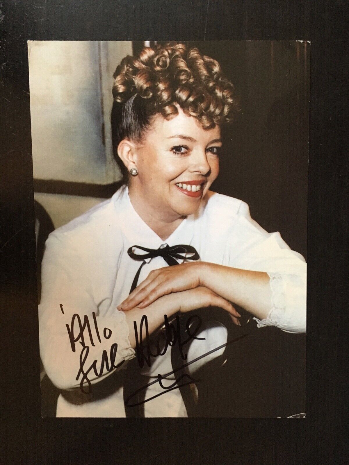 SUE HODGE - ALLO ALLO COMEDY SERIES ACTRESS - EXCELLENT SIGNED Photo Poster painting