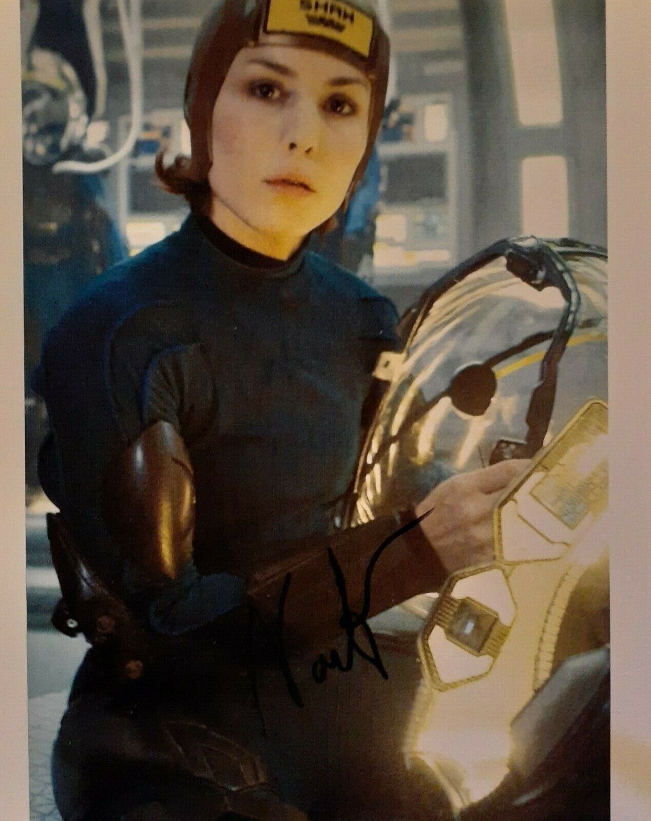 Noomi Rapace - Prometheus - signed 8x10