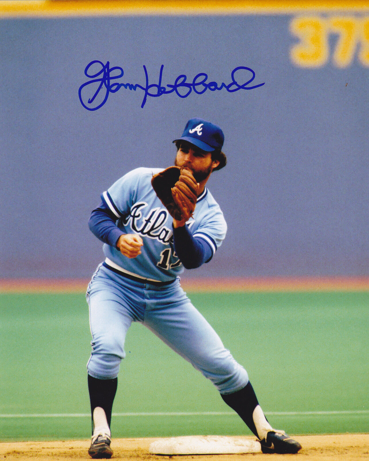 GLENN HUBBARD ATLANTA BRAVES ACTION SIGNED 8x10