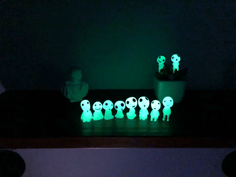 Luminous garden ghost miniature figurines (1)