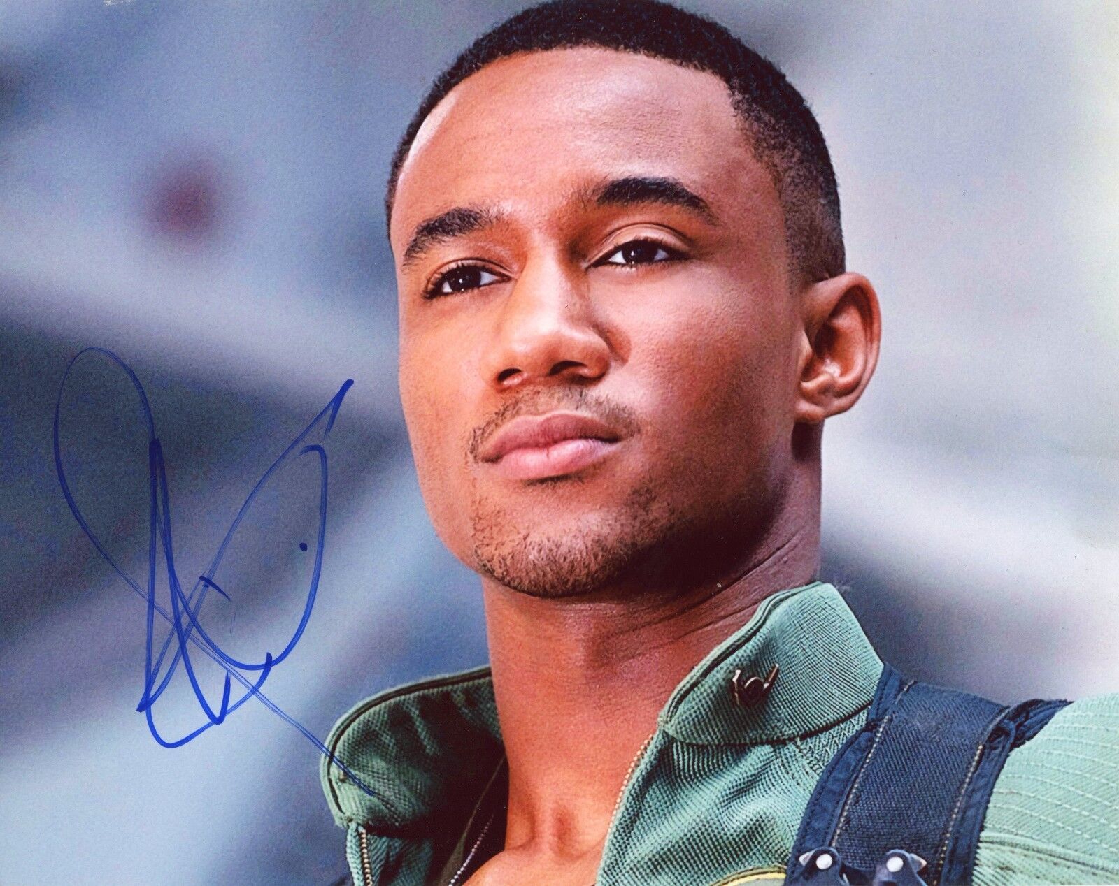 ~ JESSIE T.USHER Hand-Signed INDEPENDENCE DAY: RESURGENCE