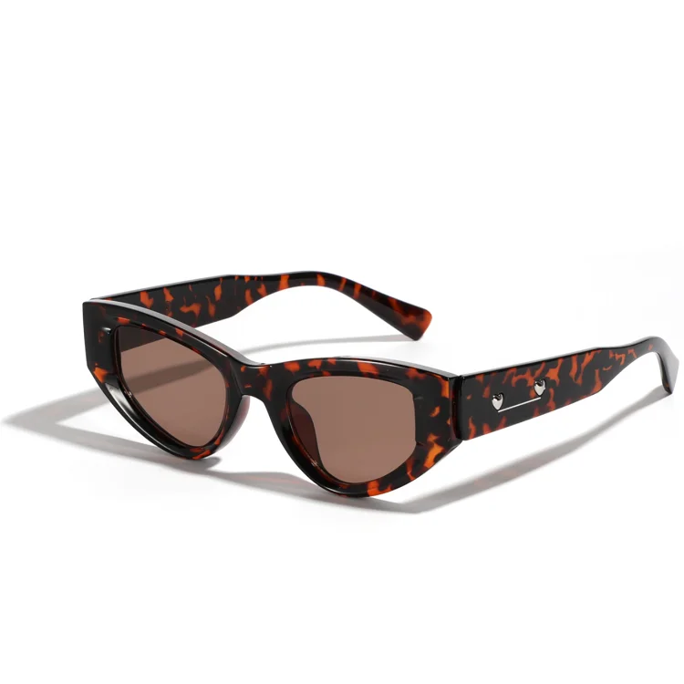 YOOSKE Women Sexy Cat's Eye Sunglasses 2023 New Love Rivet Sun Glasses Vintage Popular Ins Small Goggles Shades UV400