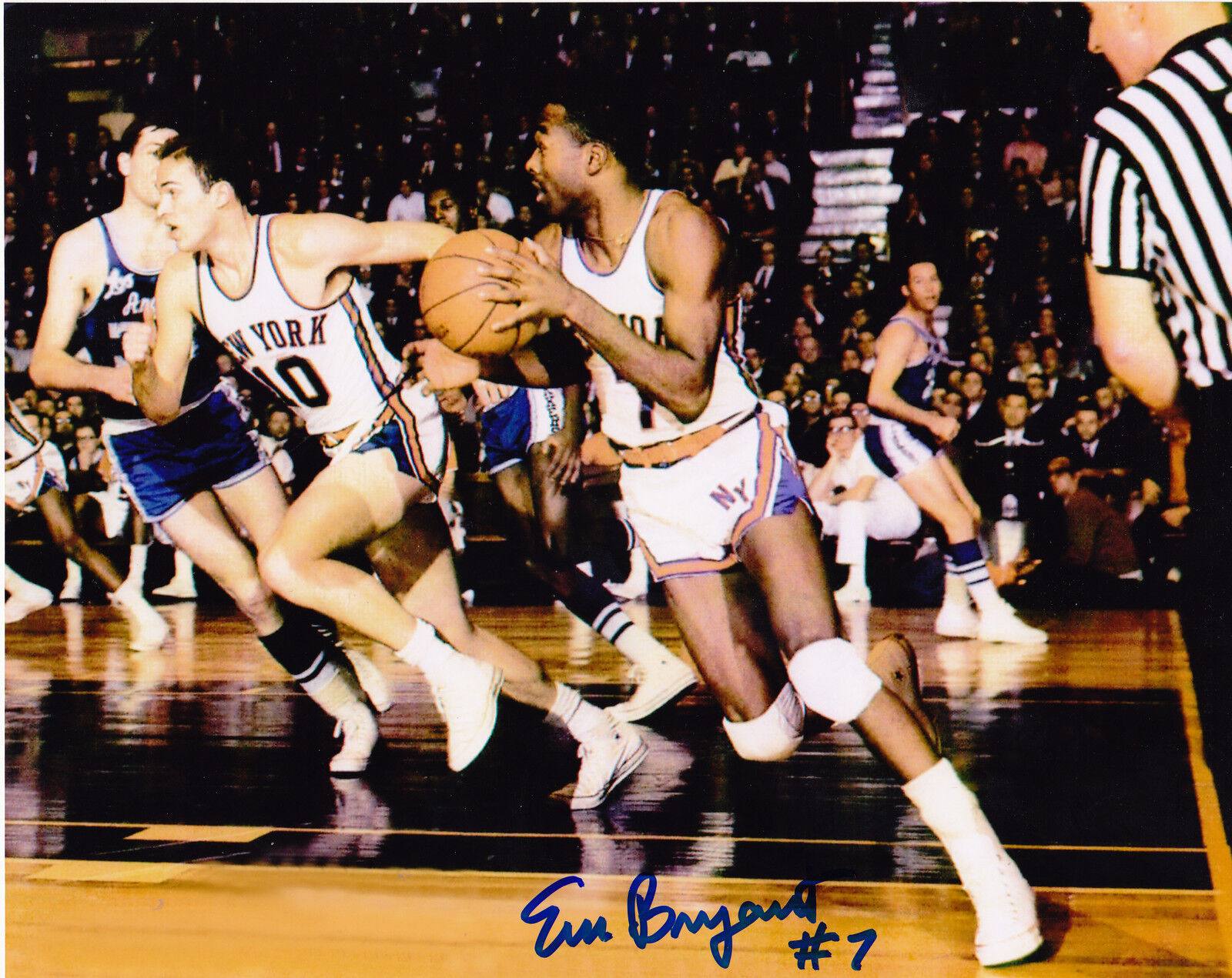 EMMETTE BRYANT NEW YORK KNICKS ACTION SIGNED 8x10