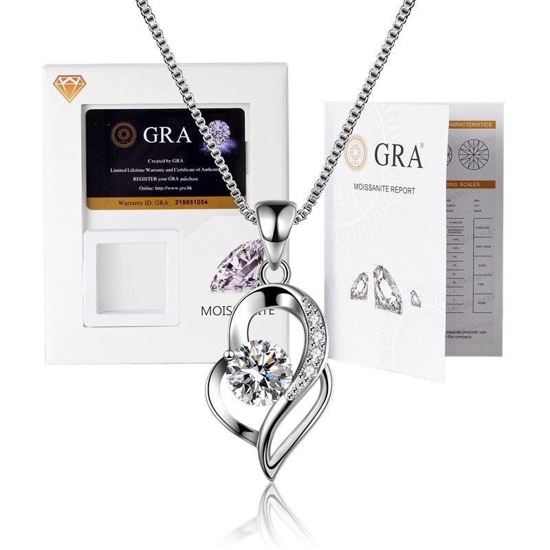 925 Sterling Silver Moissanite Plating Inlay Heart Shape Crown Pendant Necklace