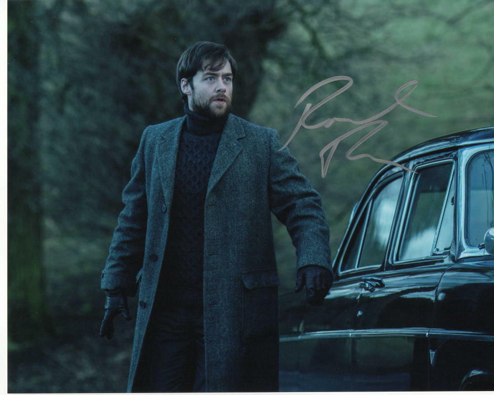 RICHARD RANKIN SIGNED AUTOGRAPH 8X10 Photo Poster painting - ROGER OUTLANDER, SAM HEUGHAN,