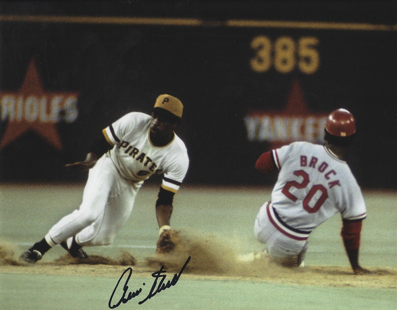 Signed 8x10 RENNIE STENNETT Pittsburgh Pirates Autographed Photo Poster painting - COA