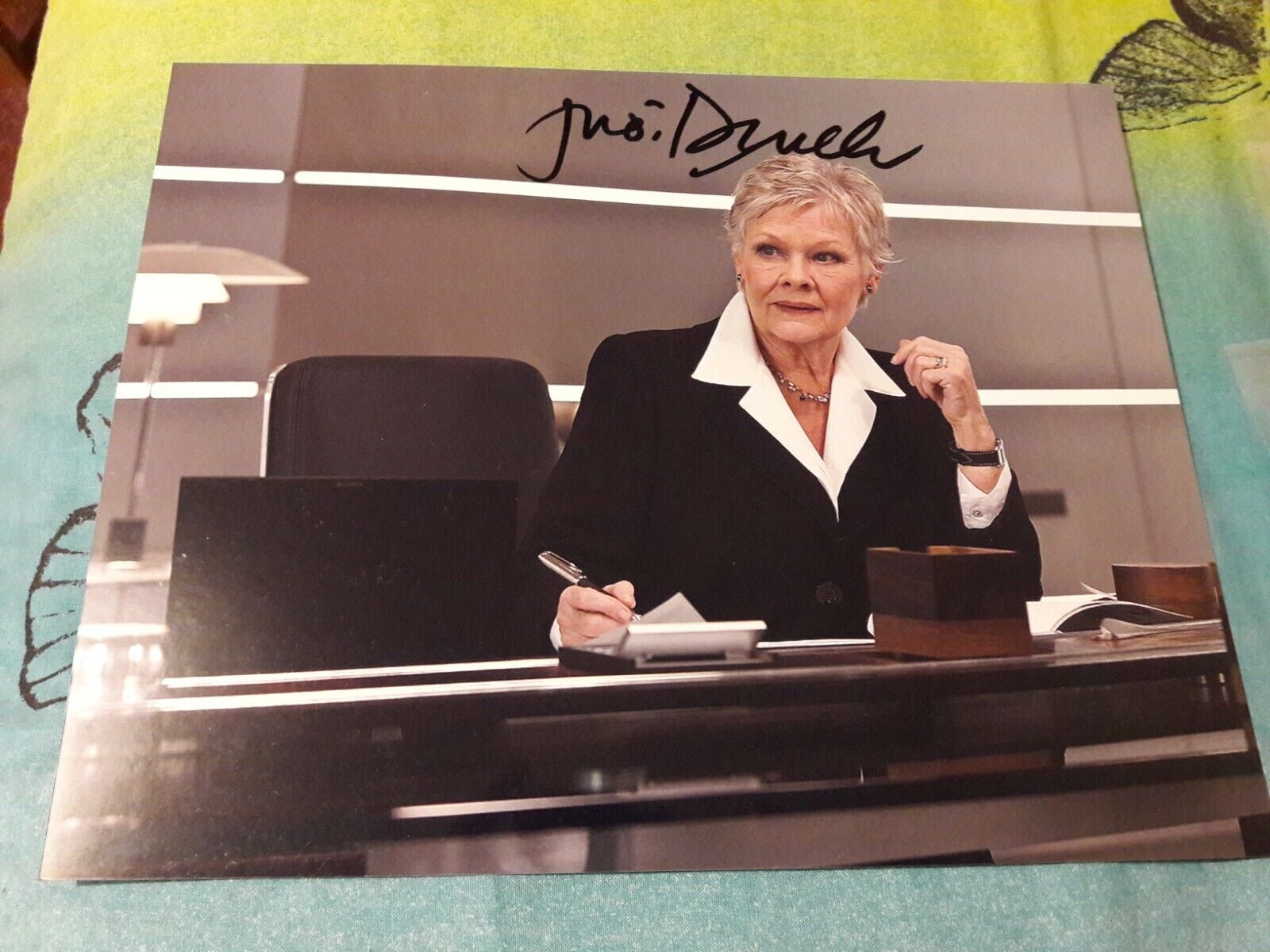 Dame Judi Dench - Autograph - actor - signed Photo Poster painting