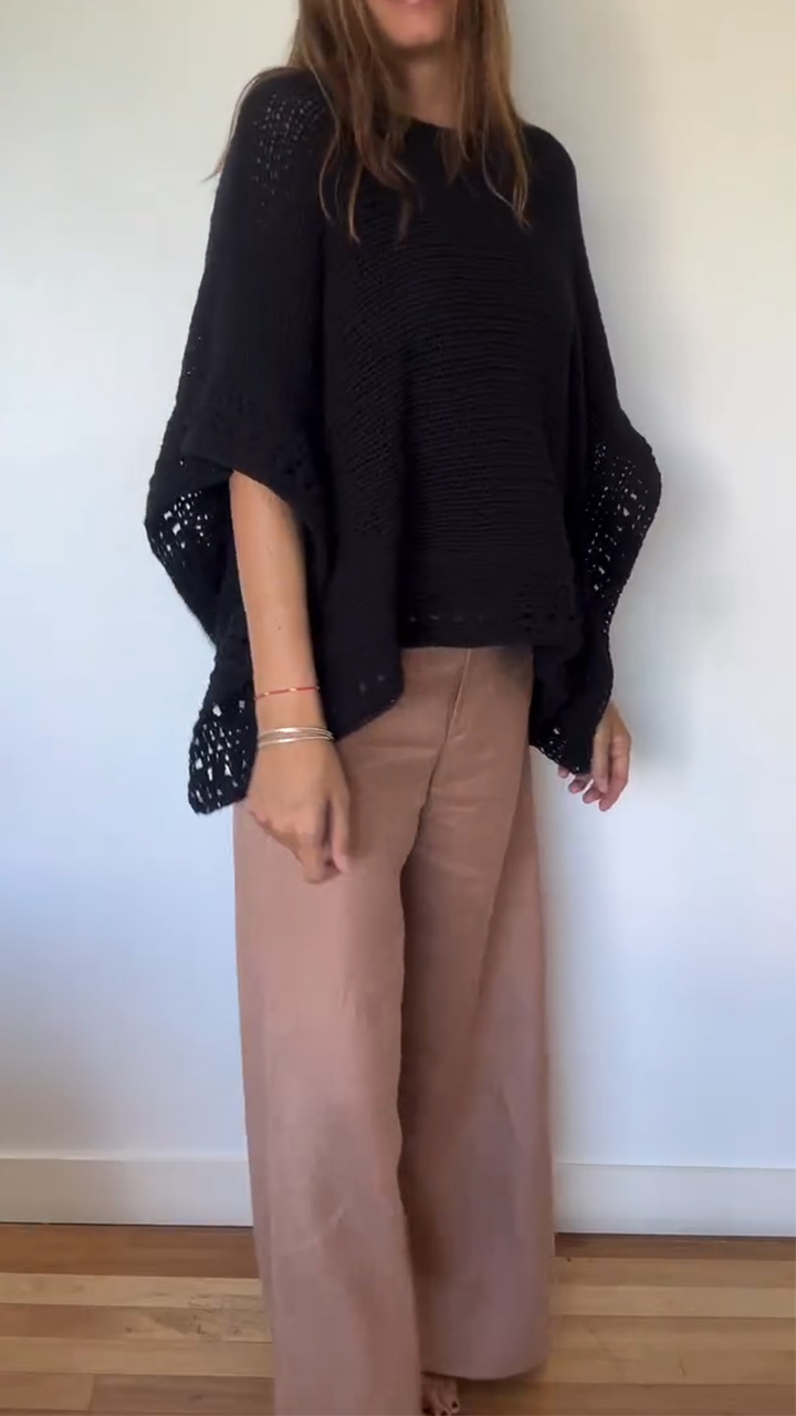 Γυναικείο πλεκτό casual μπλουζάκι με στρογγυλή λαιμόκοψη και κοίλο ντεκολτέ