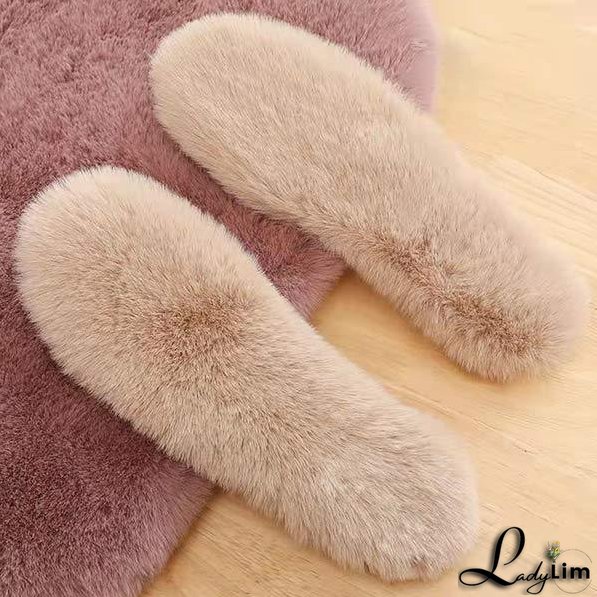 Fashionable and Minimalist winter garment