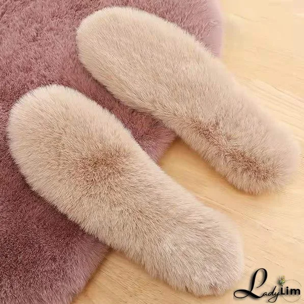 Fashionable and Minimalist winter garment