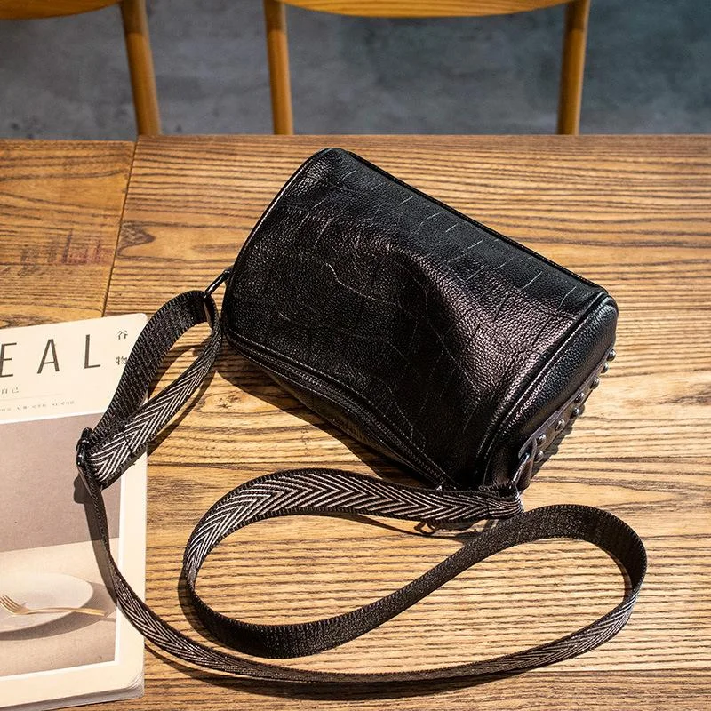 Crocodile Boston Pillow Bag Women's Fashion Joker Wide Shoulder Strap Messenger Bag Women's Shoulder Bag