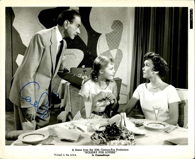 CAROL LYNLEY In-person Signed Photo Poster painting - Holiday For Lovers