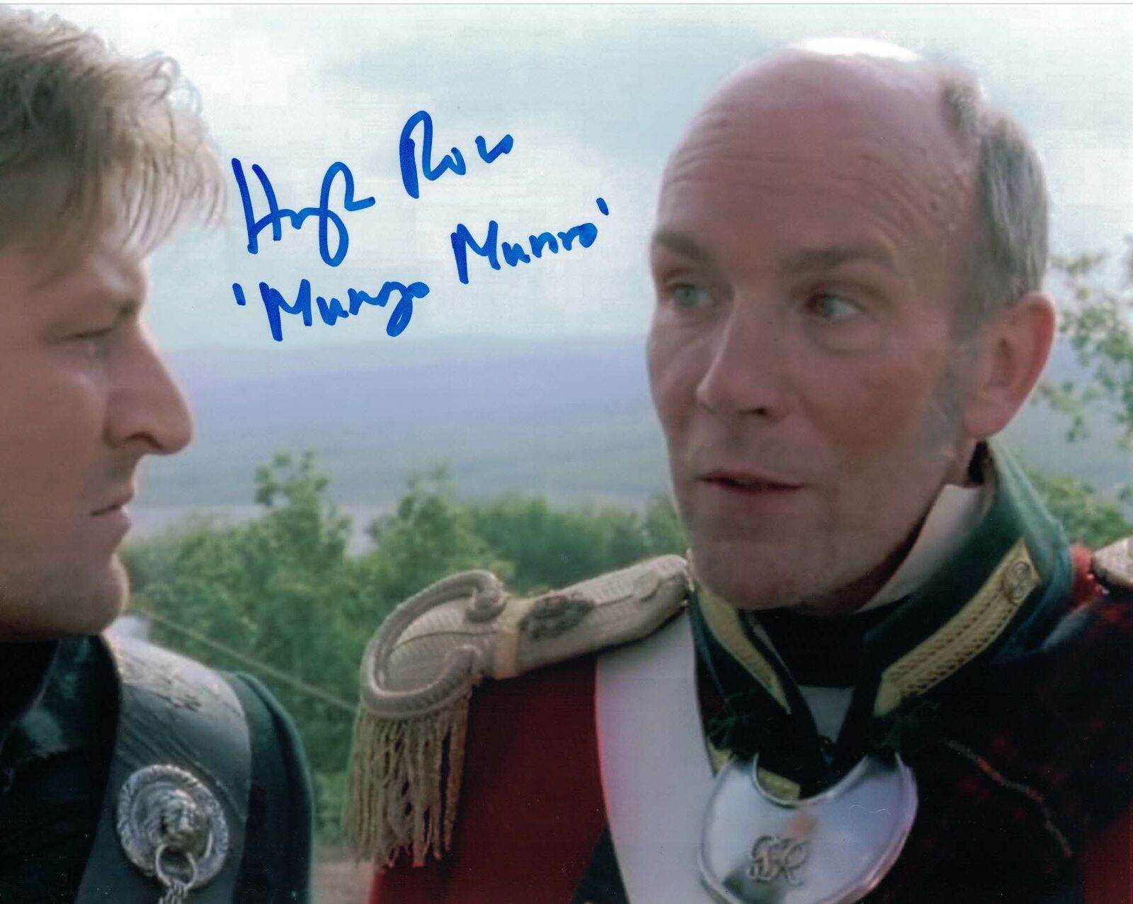 HUGH ROSS - Mungo Munro in Sharpe - Hand signed 10 x 8 Photo Poster painting