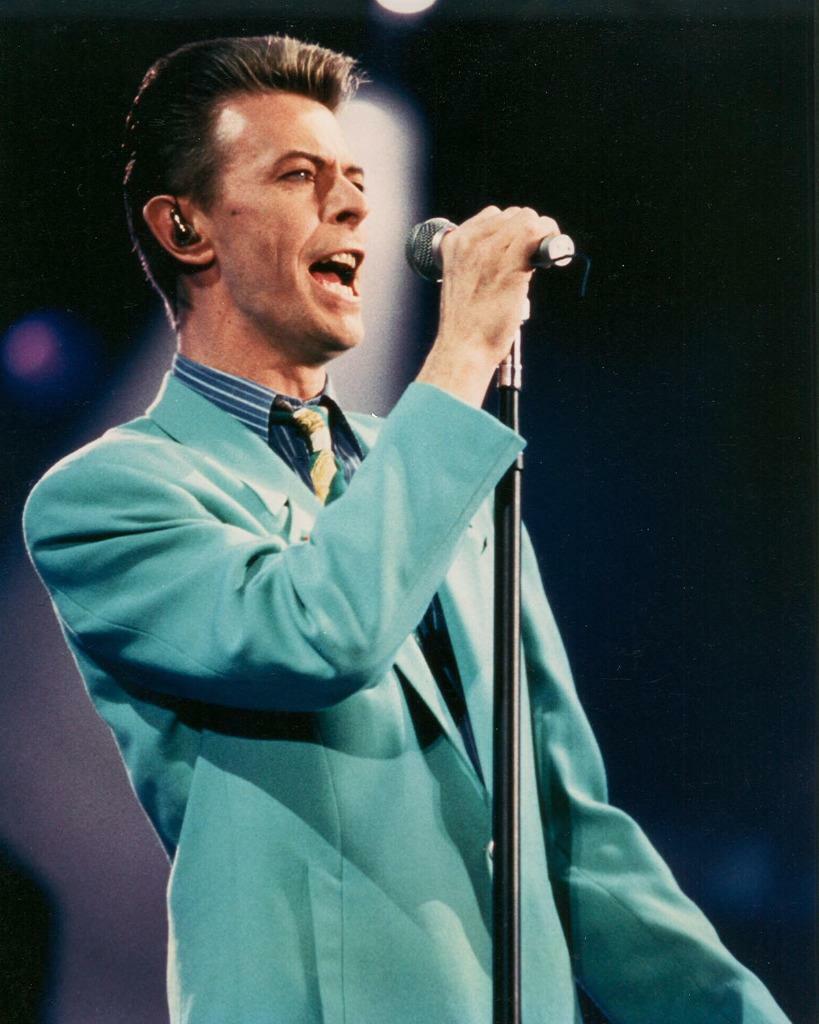 David Bowie 8x10 Picture Simply Stunning Photo Poster painting Gorgeous Celebrity #