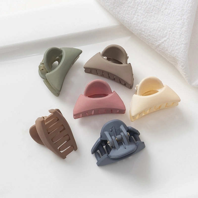 Women’s Sweet Geometric Bow Knot Plastic Resin Stoving Varnish Hair Claws