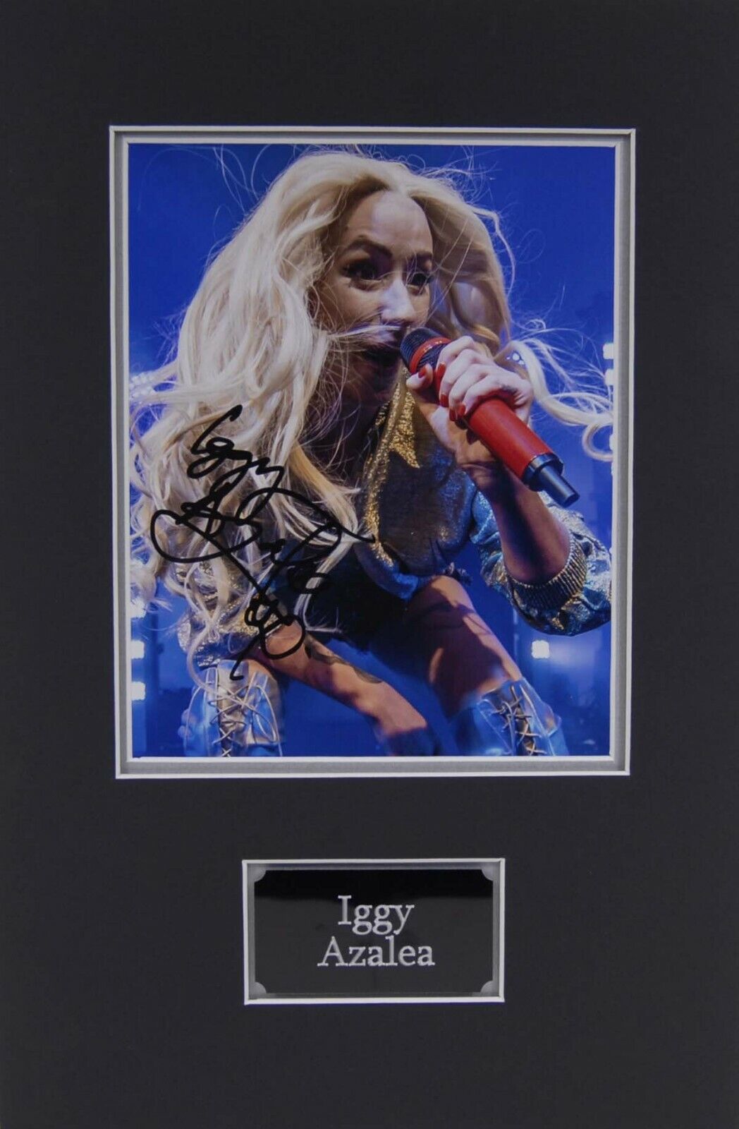 Iggy AZALEA Signed & Mounted 10x8 Photo Poster painting AFTAL COA Australian Rapper Rap Singer