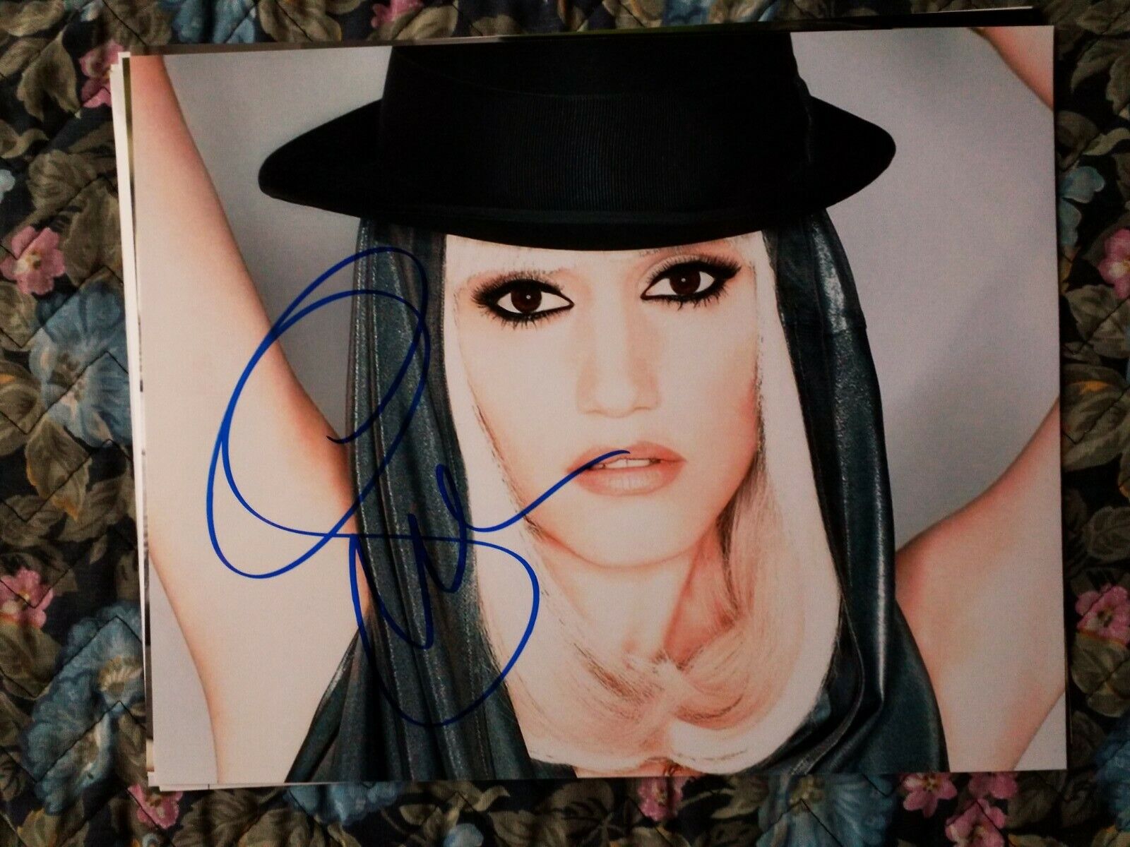 Autographed Gwen Stefani Authentic Signed 8 x 10 Photo Poster painting Nice