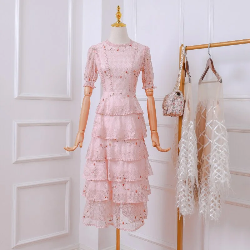Vintage Layer Ruffles Lace Maxi Dress Runway Summer Women White Floral Embroidery Long Dress Hollow Out Cake Party Dress