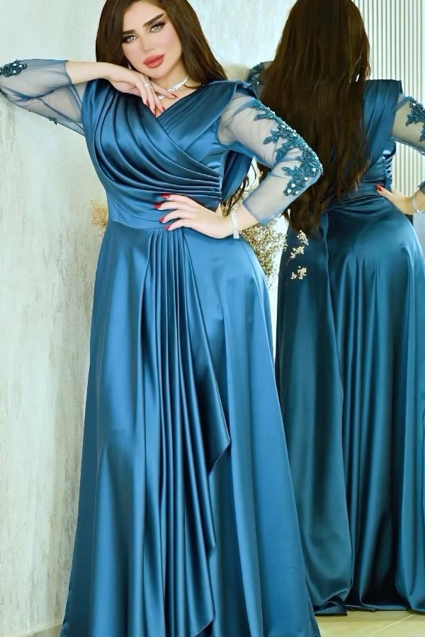Daisda Elegant Long Sleeve V-neck Prom Dress with Lace Applique