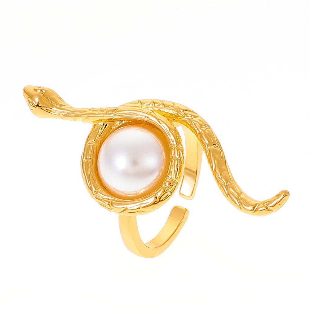 Serpentine gold-plated twisted pearl ring