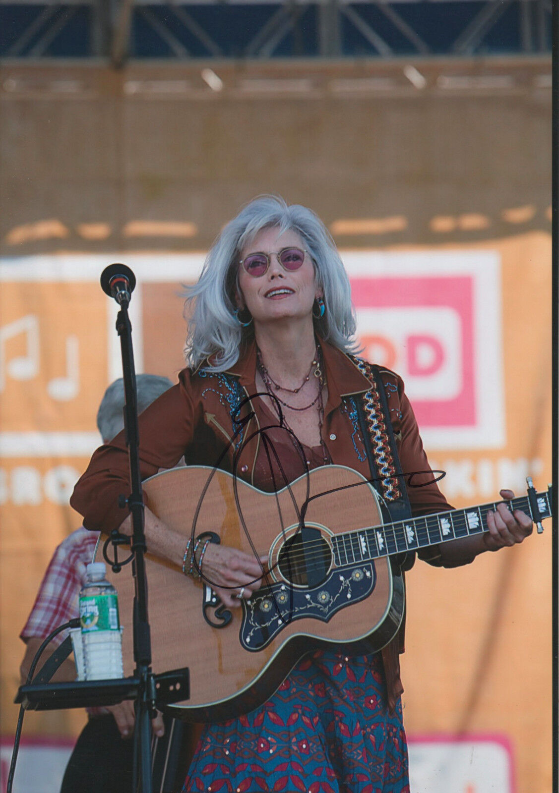 Emmylou Harris signed 8x12 inch Photo Poster painting autograph