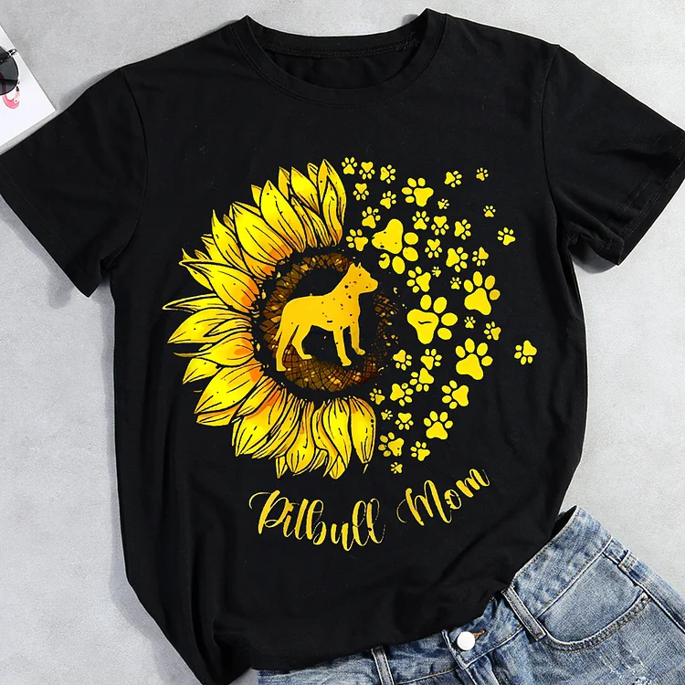 Just A Girl Who Loves Sunflowers And Dogs Round Neck T-shirt Tee