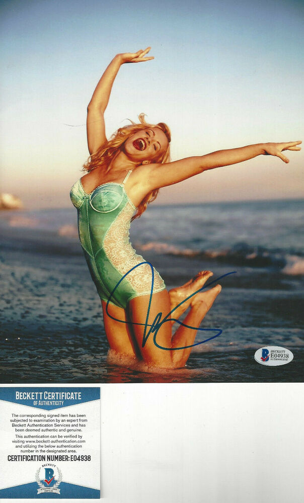 Beautiful Actress Jenny McCarthy autographed 8x10 color Photo Poster painting Beckett Certified