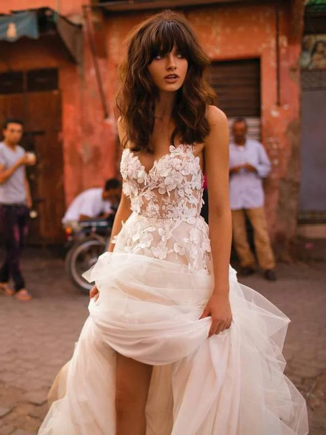 Gorgeous A-line Spaghetti Straps Lace Applique Wedding Dress Low Back Bridal Gowns Cheap Online 