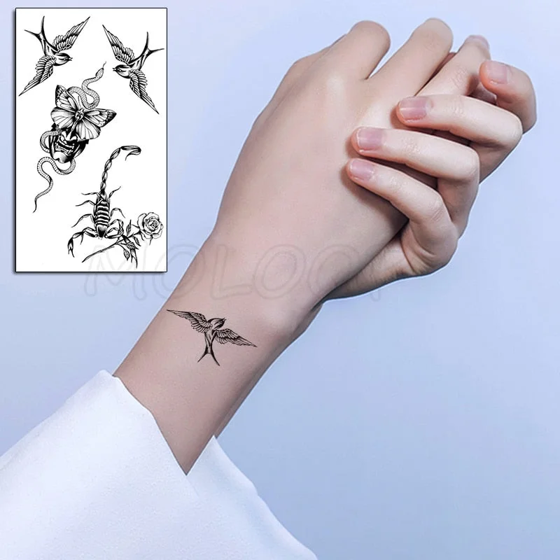 Water Transfer Tattoo Sexy Running Horse Anime Tattoo Body Art Waterproof Temporary Fake Flash Tattoo for Man Woman 10.5*6cm
