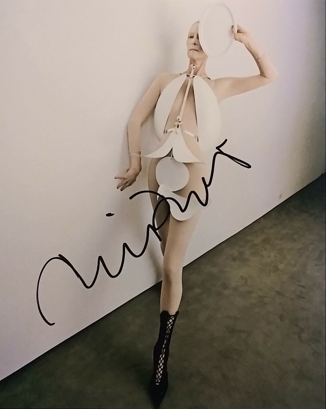 Tilda Swinton signed 8 x 10