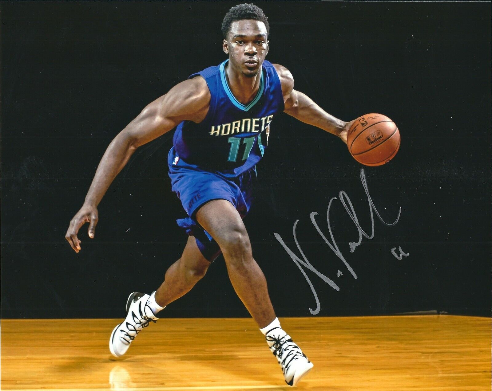 Autographed Noah Vonleh Charlotte Hornets 8x10 Photo Poster painting w/ COA