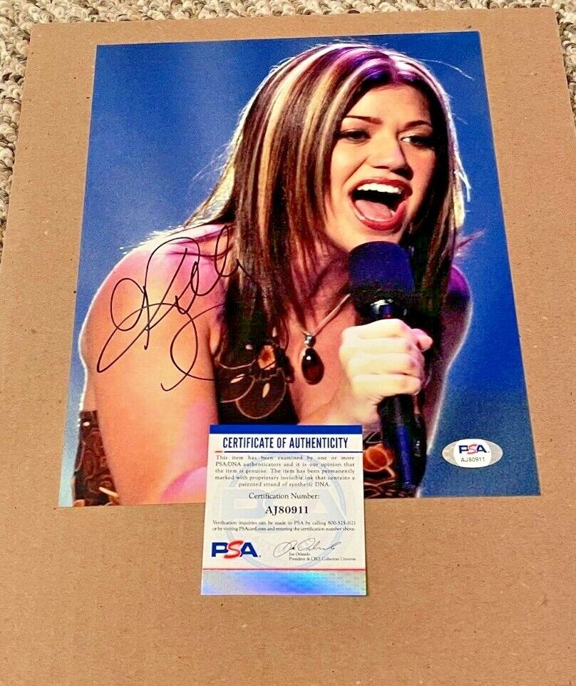 KELLY CLARKSON SIGNED MUSIC CONCERT 8X10 Photo Poster painting PSA/DNA CERTIFIED #3